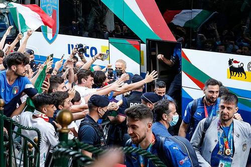 意大利欧洲杯夺冠返回罗马