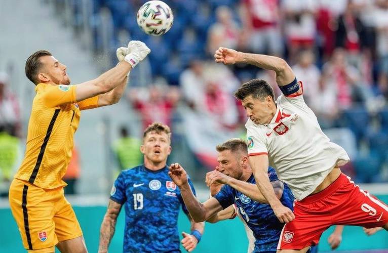 波兰vs阿拉伯开球了吗
