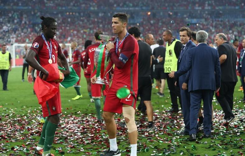 欧洲杯葡萄牙vs法国开球的相关图片